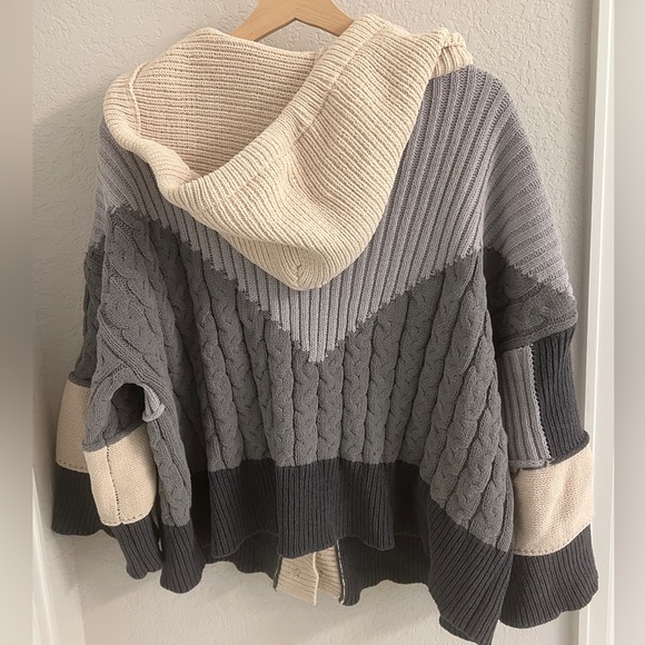 Caylo Oversized Block Knit Hooded Button Sweater - Picture 2 of 2